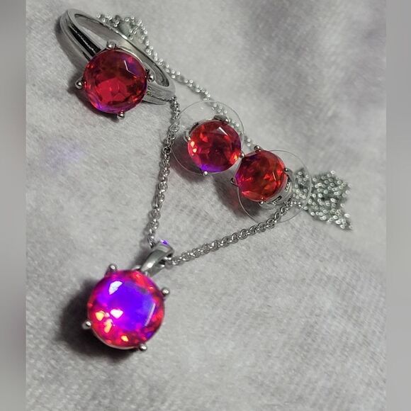 Volcanic Quartz Ring, Earrings and Pendant Necklace - Picture 5 of 16